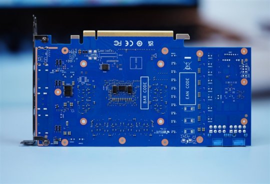 撼与Intel Arc A750 Orc OC评测:性能媲美RTX 3060的优质显卡-第10张图片 撼与Intel Arc A750 Orc OC评测:性能媲美RTX 3060的优质显卡-第10张图片