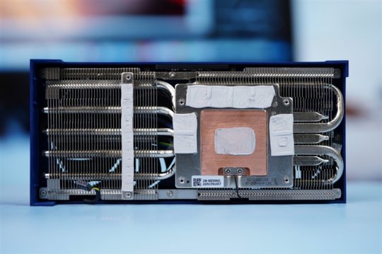 撼与Intel Arc A750 Orc OC评测:性能媲美RTX 3060的优质显卡-第8张图片 撼与Intel Arc A750 Orc OC评测:性能媲美RTX 3060的优质显卡-第8张图片
