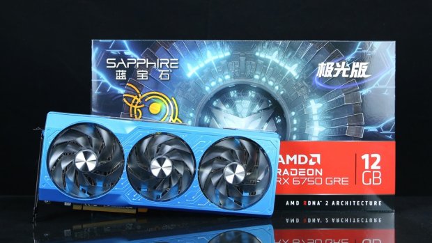 蓝宝石RX6750GRE极光版显卡实测：比RTX4060强20%-第2张图片