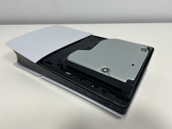 PS5轻薄版主机评测：减重又变小，易用性更好！-第9张图片