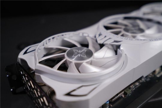 全民AI游戏的时代即将到来！耿盛RTX 4070超级助力SDR游戏HDR-第19张图片
