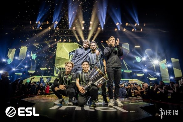 《DOTA2》ESL One伯明翰站Falcons夺冠,绿鹰三比零BB-第1张图片