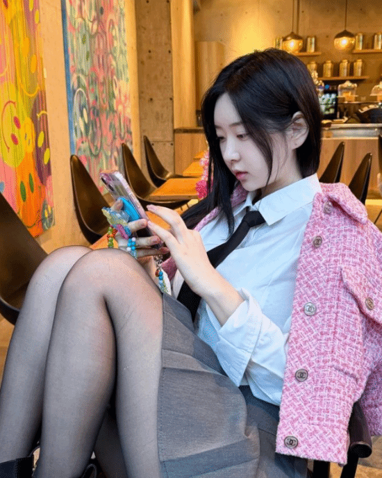 接住泼天流量！女主体模在刚刚ins介绍中加上《星刃》-第8张图片