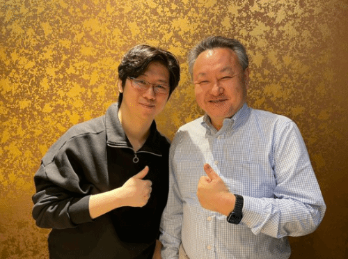 《星刃》总监金亨泰与吉田修平合影 玩家:天作之合-第1张图片