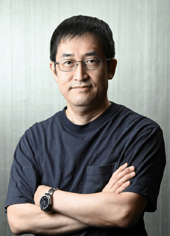 伊藤润二绘制自画像：与平时画风相比堪称