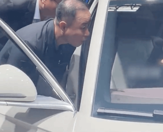 大受震撼！韩车企员工集体探头围观国产新能源车-第4张图片
