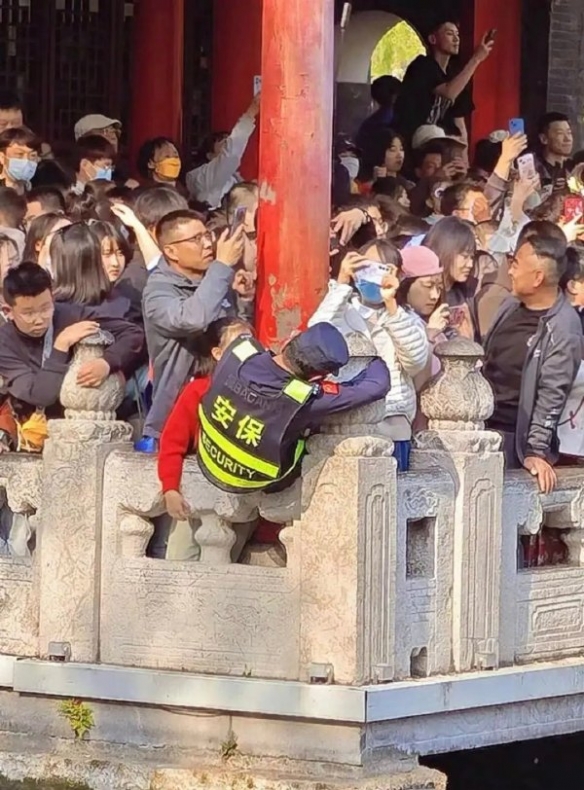 跟你走的话会被嘎蛋吗 囧图 深得自媒体新闻学的真传-第1张图片