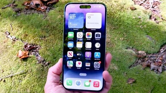 传苹果iOS 18将首次集成AI 包括AI照片编辑，Safari等-第1张图片